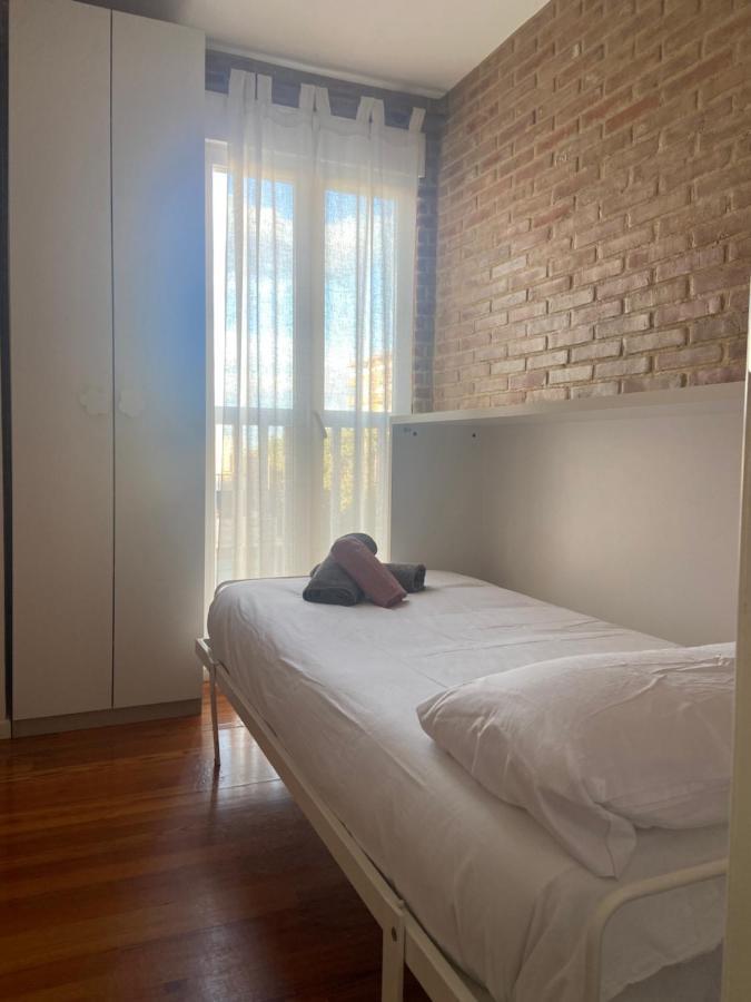 Cute Apartment Valence Extérieur photo
